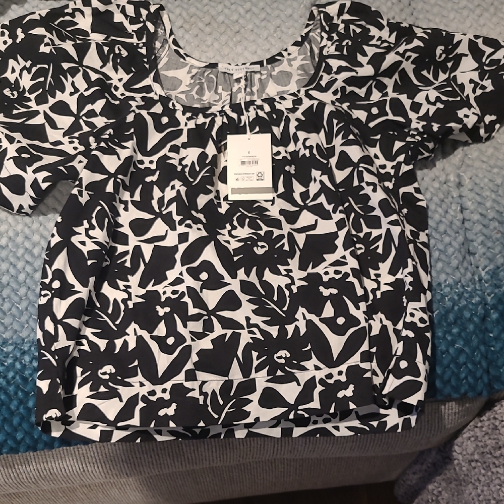 Chic Black and White Abstract Top